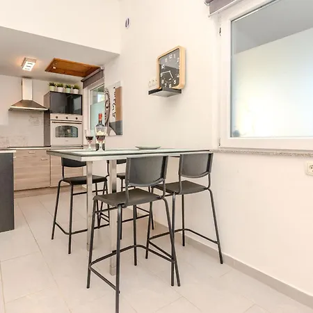 House Stjepanovic * Vir